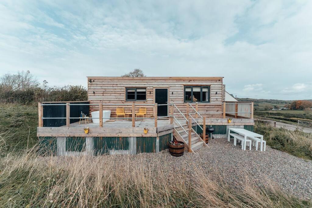 Wonder Wagon At Trelan Farm Apartment Mold Exterior photo